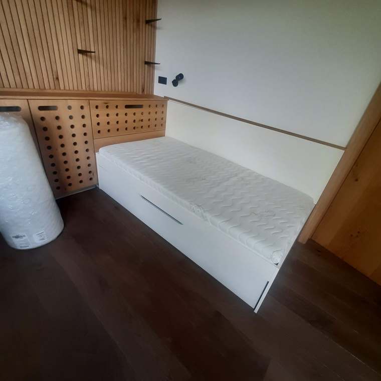 Dětský pokoj — postel s úložným prostorem