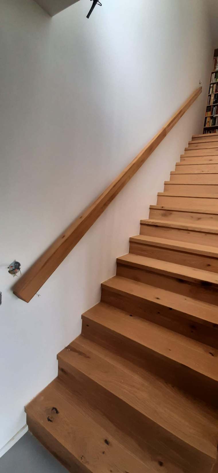 Točité schodiště s klínovými stupni